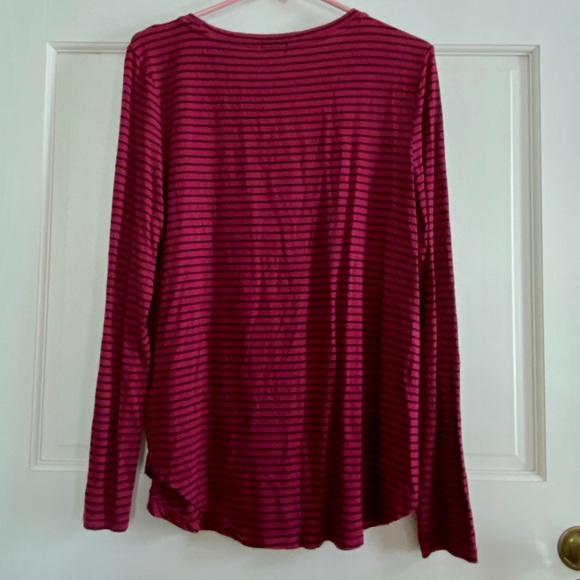 Old Navy Burgundy Striped T - Picture 2 of 4